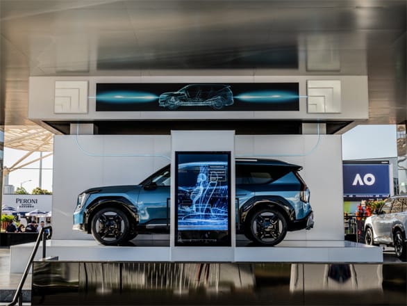 Un Kia EV expuesto en la sede del Australian Open.