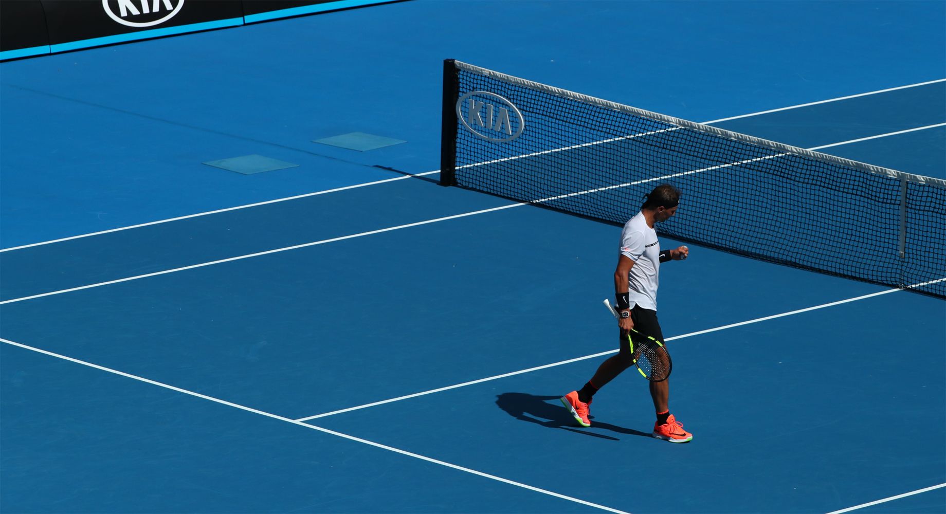 Visualización secuencial de las imágenes del patrocinio de Kia, desde las más antiguas hasta las más recientes.