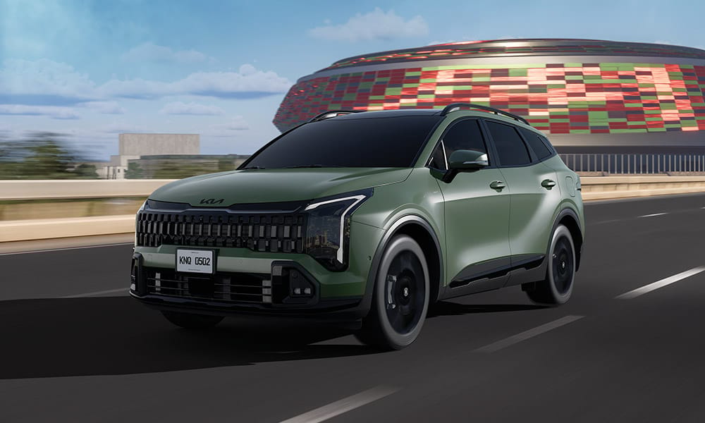 Conoce <b>Kia Sportage </b> Edición Copa Mundial de la FIFA 2026™, una versión creada para quienes no se conforman con lo convencional. Aquí, el diseño audaz y la seguridad de vanguardia Kia, se unen para llevarte más allá de caminos conocidos. Esta es una edición especial para los que no se detienen ante ningún rival.