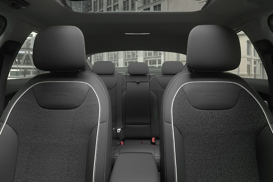 Vestiduras en combinación piel y tela con insertos GT-line